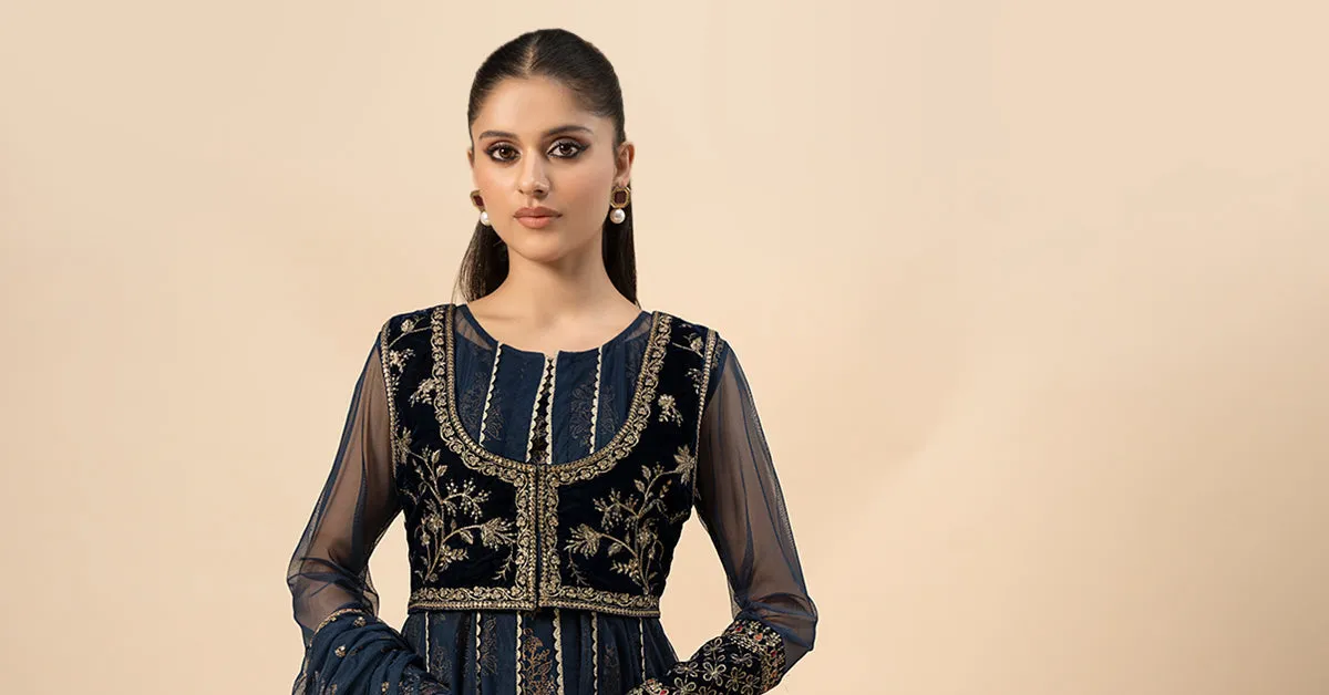 3 Piece Embroidered Khaddar Suit | DW-W24-151