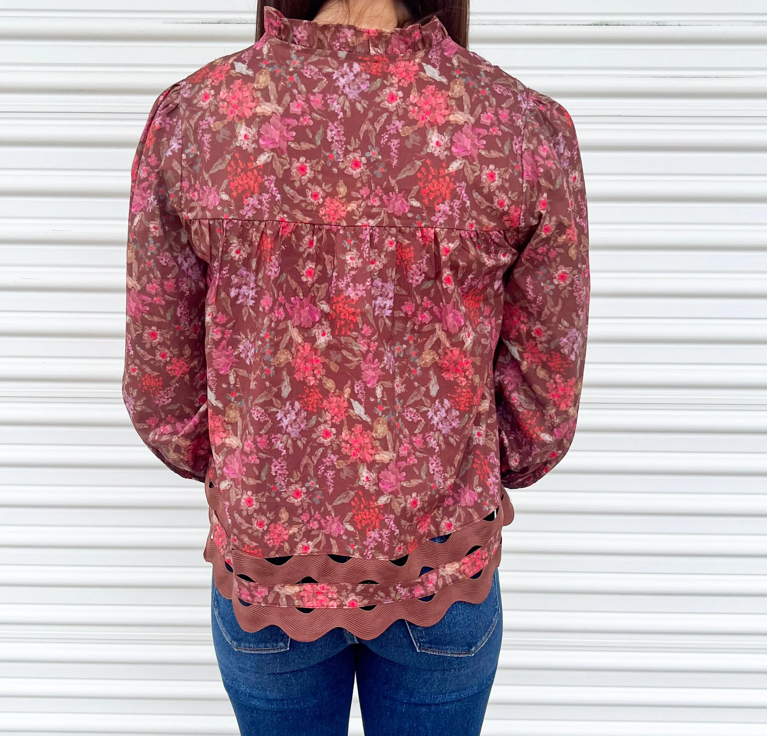 CAUGHT IN A DAYDREAM BROWN FLORAL TOP