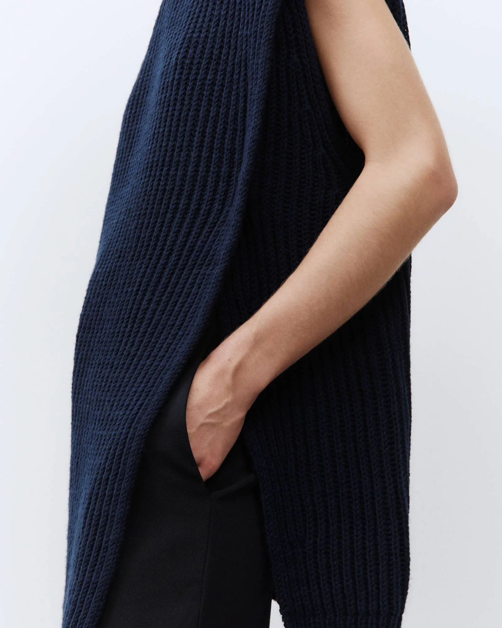 MAXI VEST SWEATER