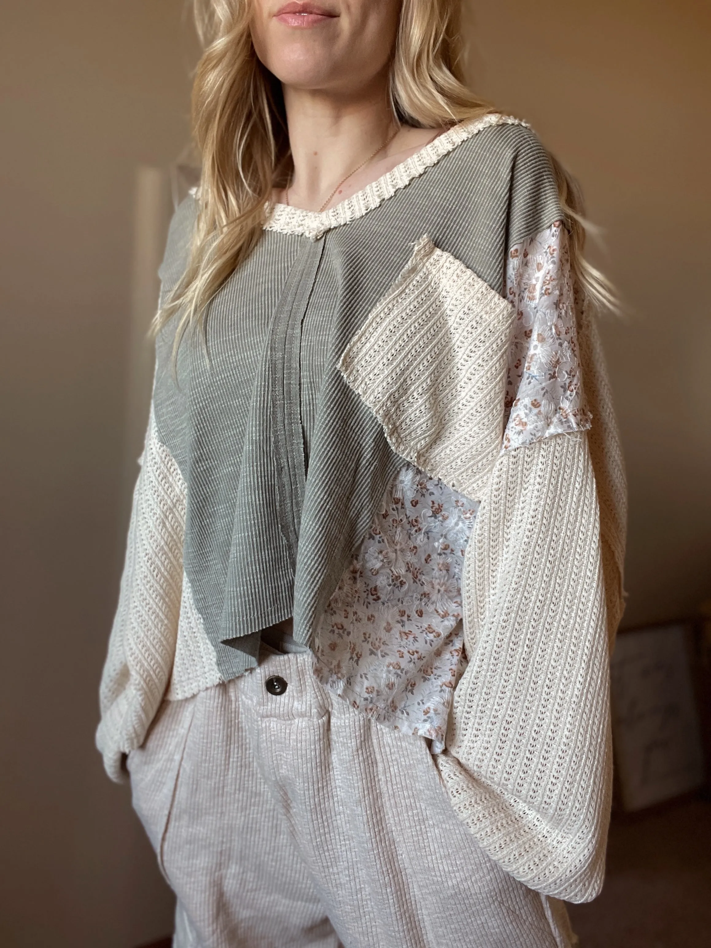 Vintage Washed V-Neck Floral Patch Ribbed Knit Top