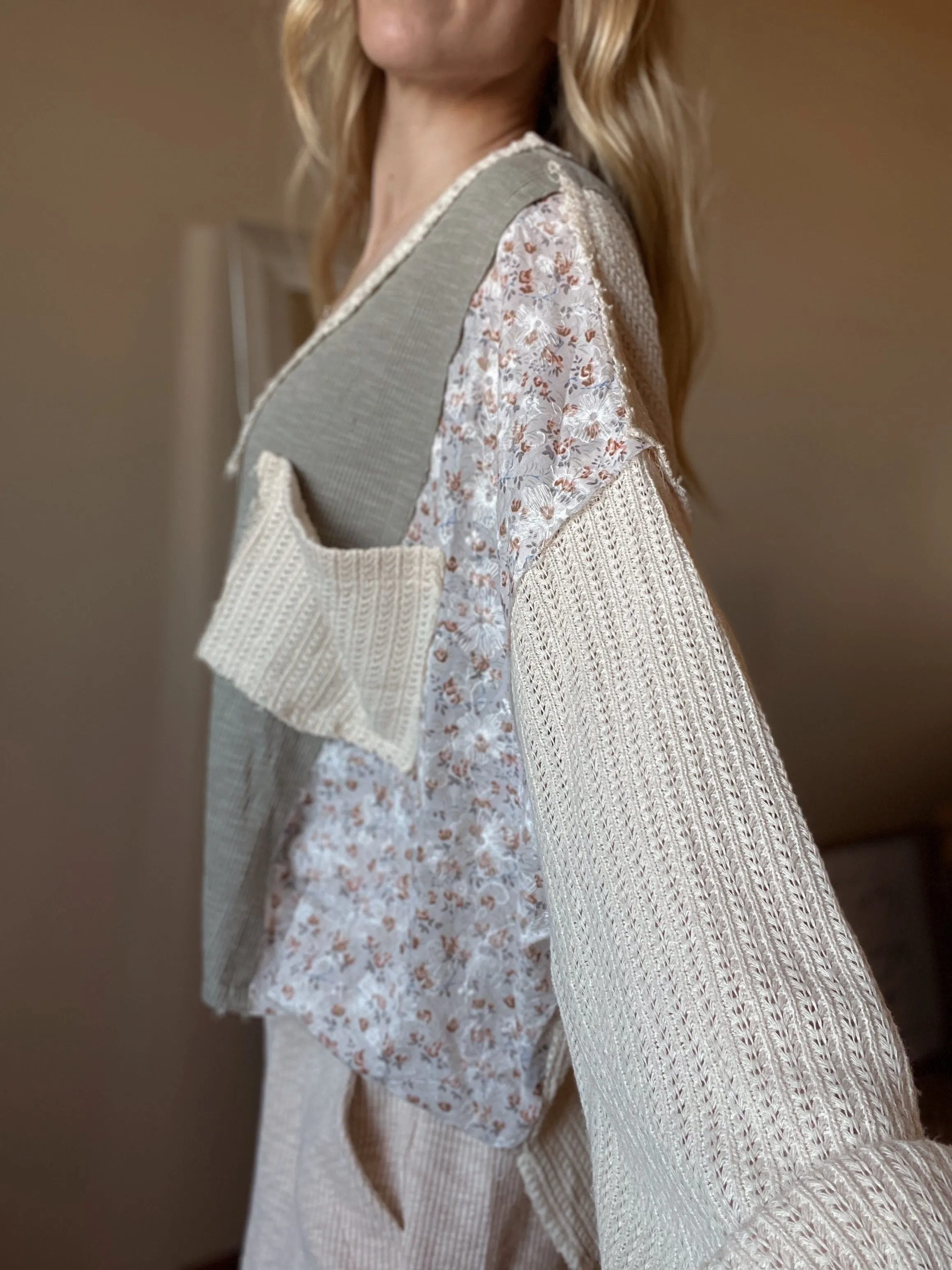 Vintage Washed V-Neck Floral Patch Ribbed Knit Top