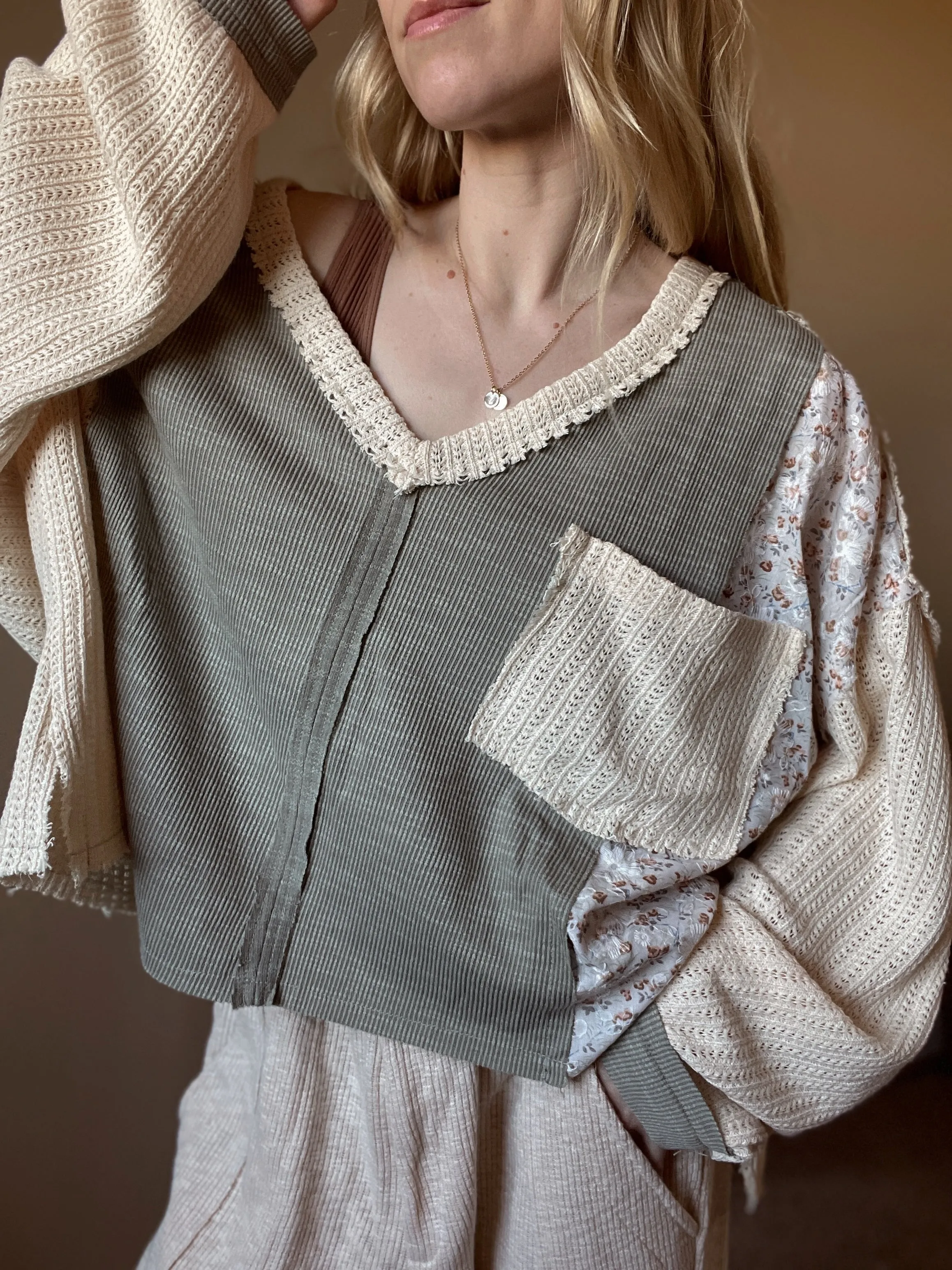 Vintage Washed V-Neck Floral Patch Ribbed Knit Top